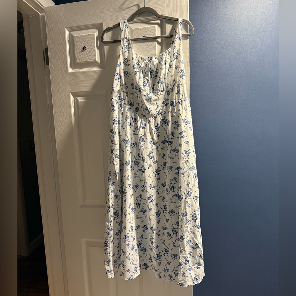 Cupshe White and Blue Floral Maxi Dress